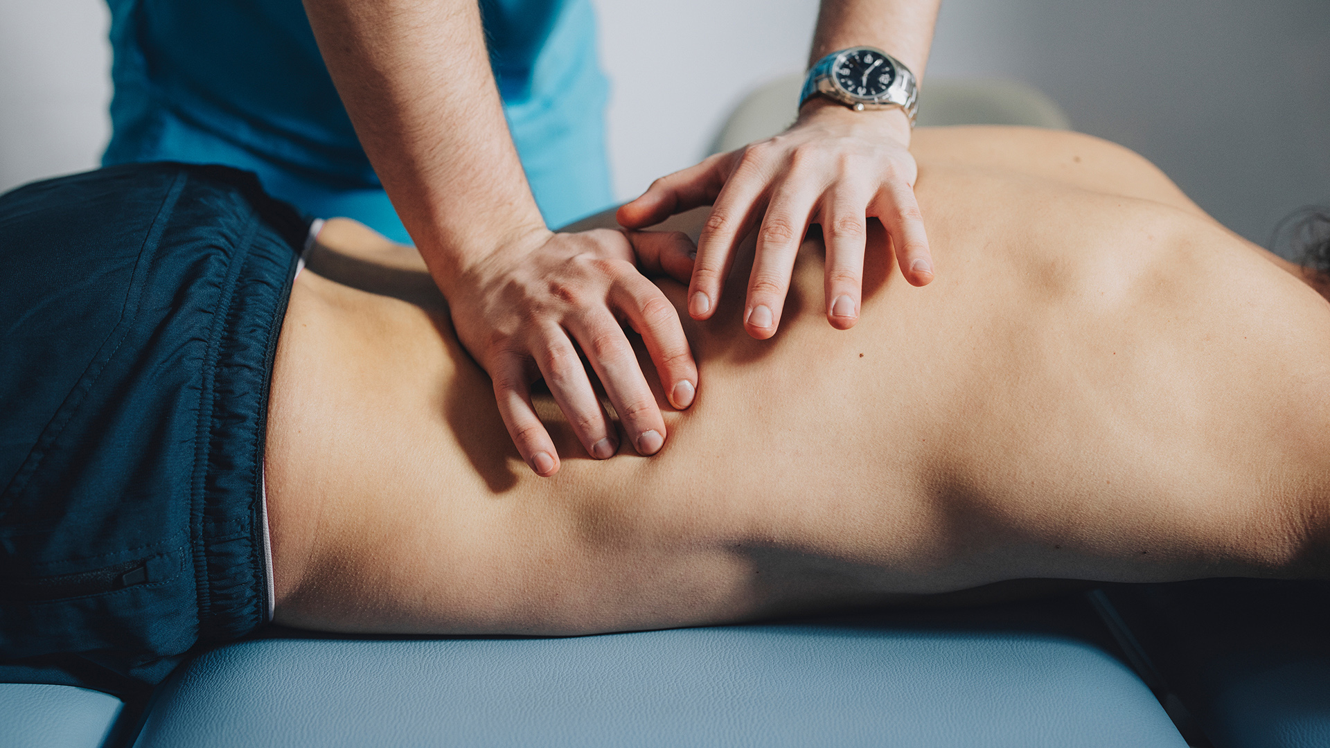 лечить спину без операции